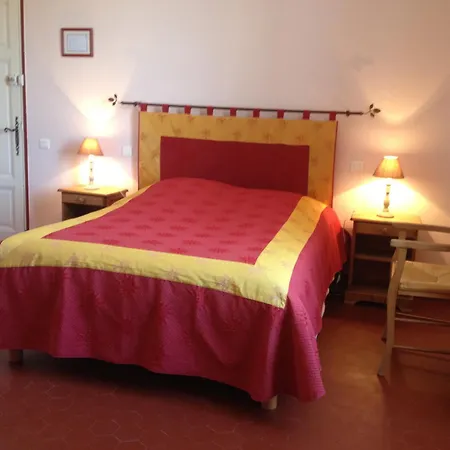 Mas La Cigaliere Bed & Breakfast *